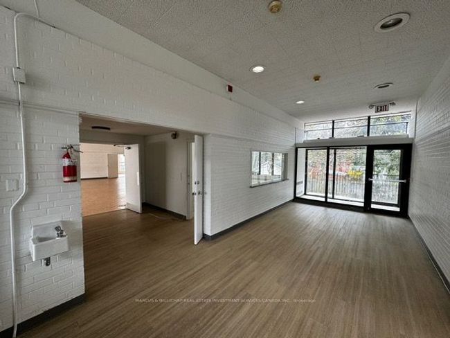 585 Cranbrooke Ave, Home with 0 bedrooms, 0 bathrooms and null parking in North York ON | Image 9