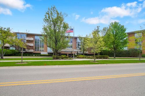134-1301 N Western Ave, Lake Forest, IL, 60045-1240 | Card Image