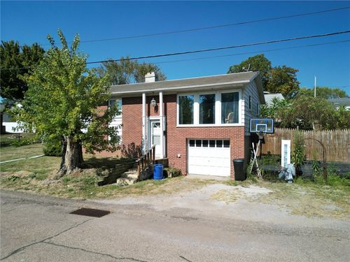 126 Chestnut St, Aliquippa, PA, 15001-2388 | Card Image
