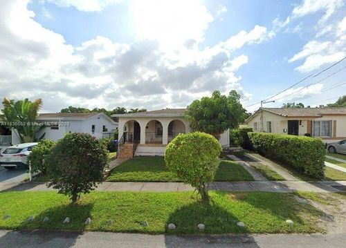 105 Nw 32nd Pl, Miami, FL, 33125-4916 | Card Image