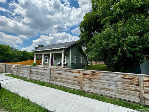 329 Blaine, San Antonio, TX, 78202-2054 | Card Image