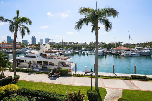 19216-19216 Fisher Island Dr, Miami Beach, FL, 33109-1161 | Card Image