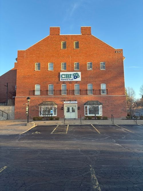 2332 E Kimberly Rd, Davenport, IA, 52807-2268 | Card Image