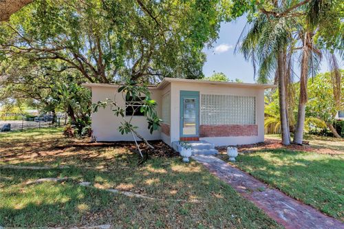 842 S 28th Ave, Hollywood, FL, 33020-4704 | Card Image