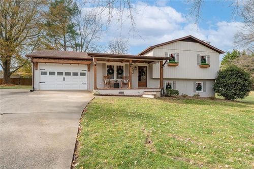 111 Greenwood St, Boonville, NC, 27011-9305 | Card Image