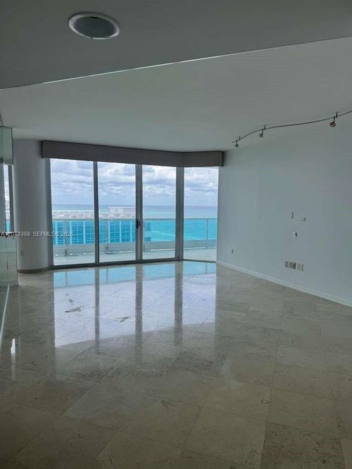 1602-5025 Collins Ave, Miami Beach, FL, 33140-2700 | Card Image