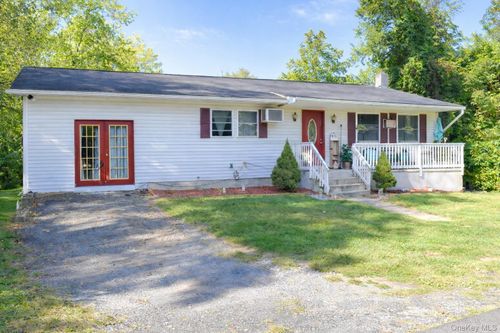 164 Brookside Farms Rd, Newburgh, NY, 12550-3953 | Card Image