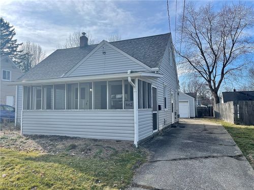862 Chinook Ave, Akron, OH, 44305-1259 | Card Image