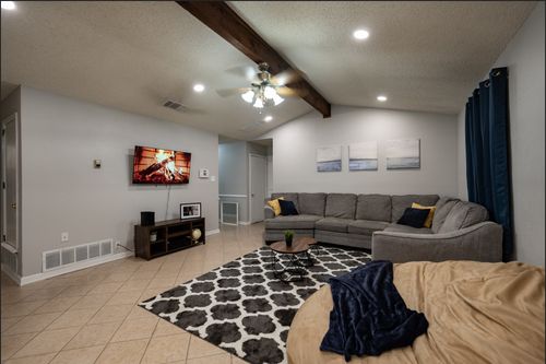 1611 Paisley St, Denton, TX, 76209-4729 | Card Image