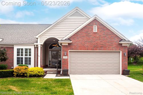 21826 Hanover Dr, Macomb, MI, 48042-3836 | Card Image