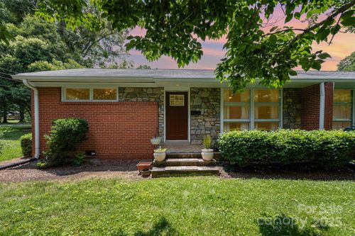 4232 Randolph Rd, Charlotte, NC, 28211-1946 | Card Image