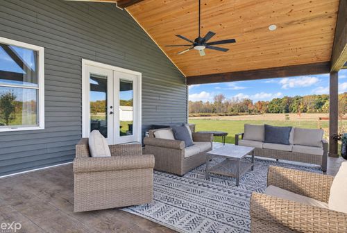 8072 Ravenswood Rd, Wales, MI, 48027-3211 | Card Image