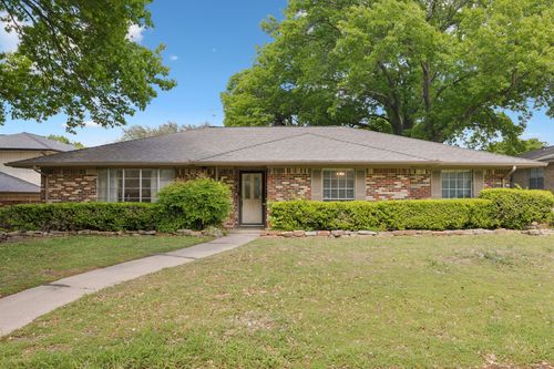 2001 Westridge Dr, Plano, TX, 75075-8556 | Card Image