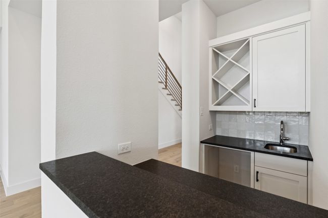 This wonderful wet bat offers the perfect area to entertain family and friends! | Image 10