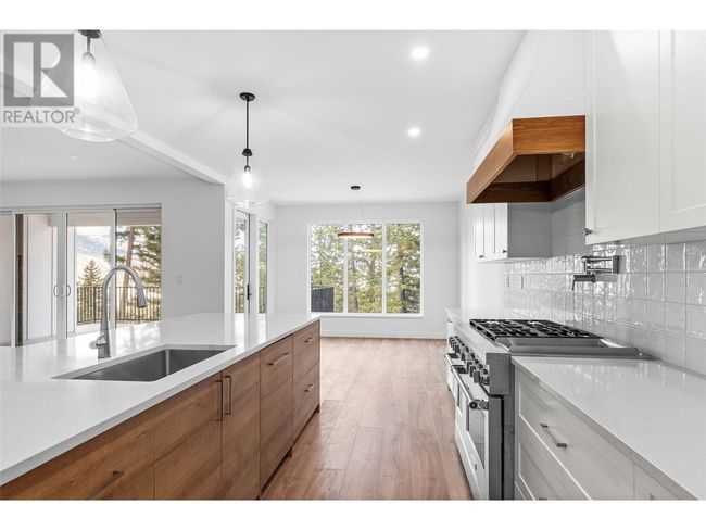 17 - 3100 Kicking Horse Dr, House other with 7 bedrooms, 6 bathrooms and 7 parking in Kamloops BC | Image 10
