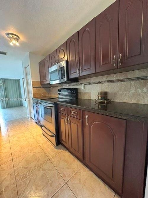 5-835 Nw 81st Way, Plantation, FL, 33324-1216 | Card Image