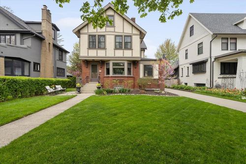 533 Gladstone Drive Se, East Grand Rapids, MI, 49506 | Card Image