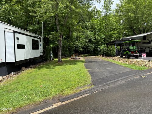 309-4229 E Parkway, Gatlinburg, TN, 37738-6427 | Card Image