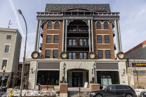 304-385 Broadway, Saratoga Springs, NY, 12866-2586 | Card Image