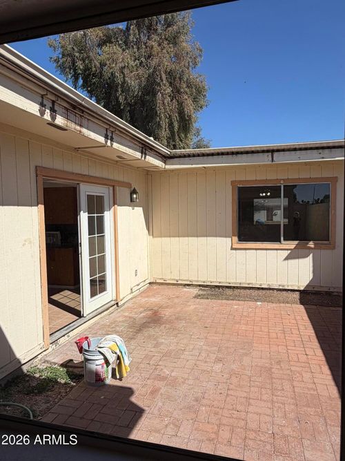 8101 N 31st Dr, Phoenix, AZ, 85051-6221 | Card Image