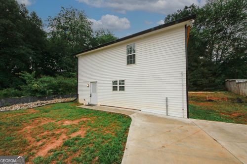 cottage-6157 Orville Dr, flowery branch, GA, 30542-5315 | Card Image