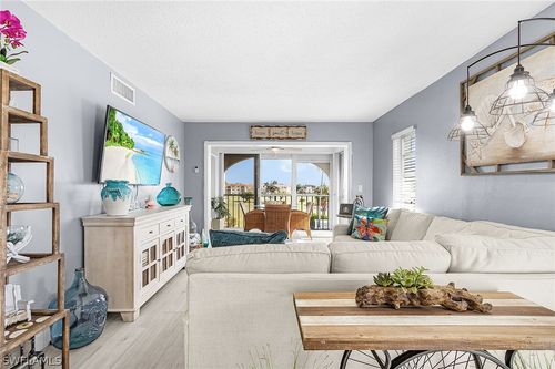 310-53 High Point Cir W, NAPLES, FL, 34103-8351 | Card Image