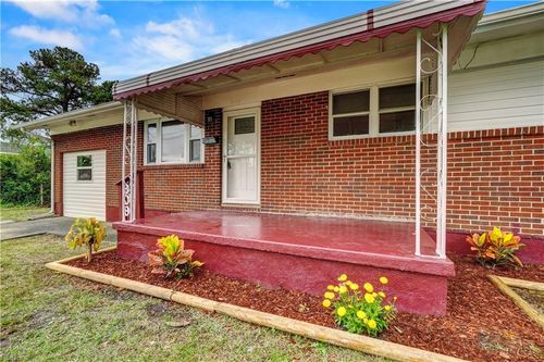 909 Ellington Sq, Portsmouth, VA, 23701-3947 | Card Image