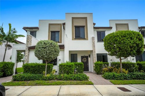 909-909 Ne 211th St, Miami, FL, 33179-1380 | Card Image