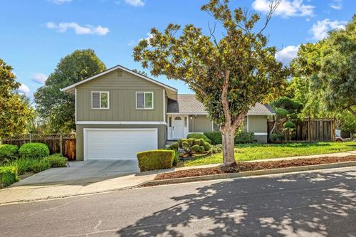200 Danville Dr, Los Gatos, CA, 95032-3913 | Card Image