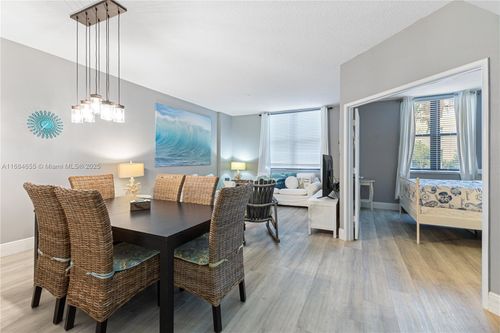 apt-202-651 Okeechobee Blvd, West Palm Beach, FL, 33401-6034 | Card Image