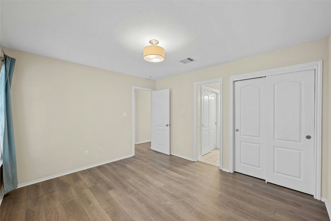 Primary bedroom suite with 2 closets | Image 10