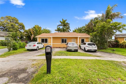 7690 Sw 7th Ct, North Lauderdale, FL, 33068-1309 | Card Image