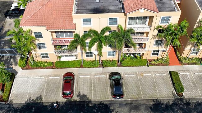 APT-204 - 619 E Sheridan St, Condo with 2 bedrooms, 2 bathrooms and null parking in Dania Beach FL | Image 7