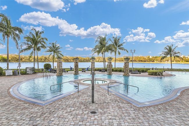 APT-1903S - 2681 N Flamingo Rd, Condo with 2 bedrooms, 2 bathrooms and null parking in Sunrise FL | Image 52