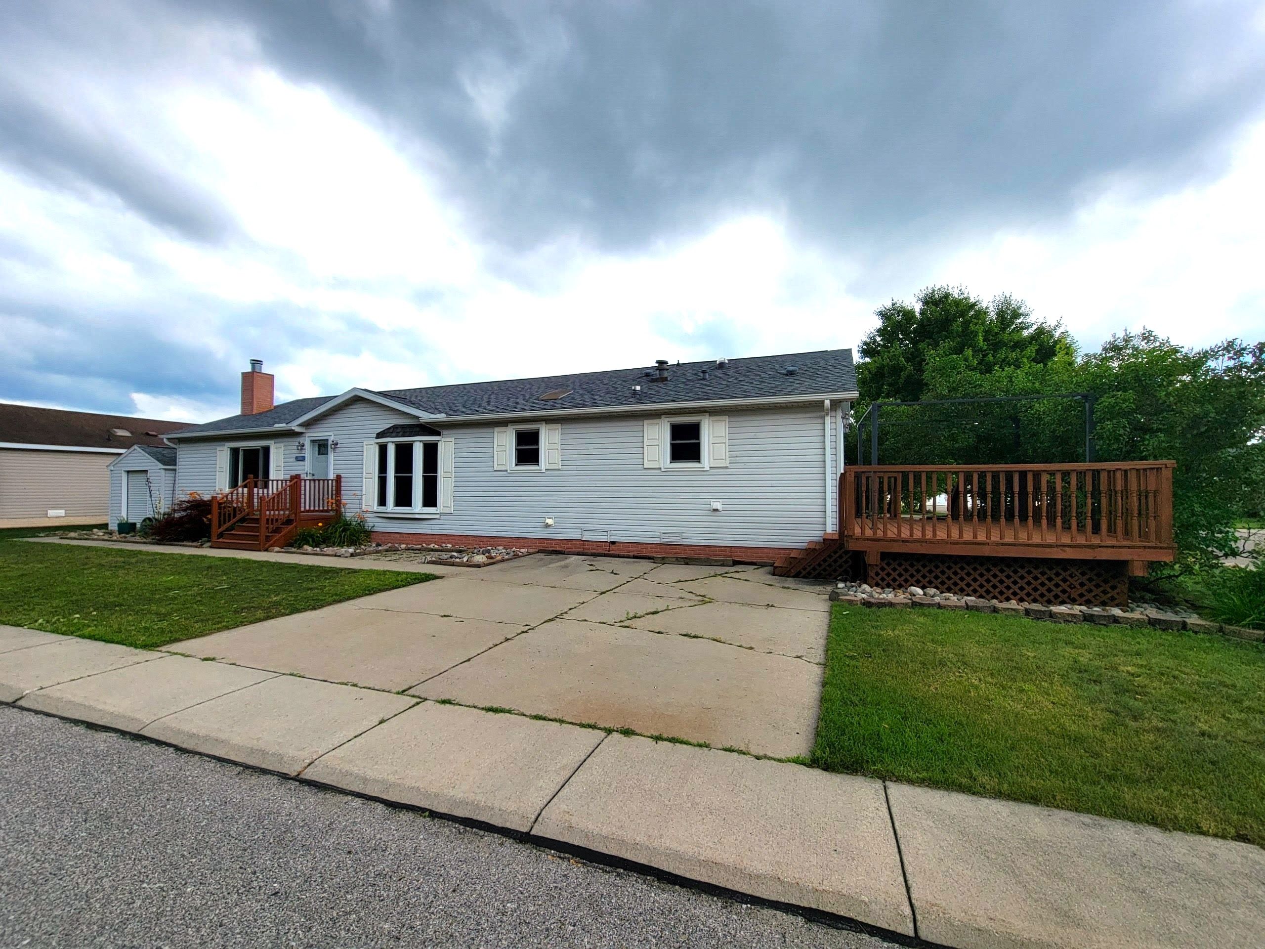 Huff Lake Ct, Kimball, MI 48074