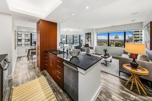 apt-14c-1301 Spring St, Seattle, WA, 98104-1352 | Card Image