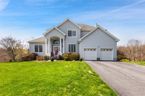 6 Bassett Ct, Baldwin Place, NY, 10505-2001 | Card Image