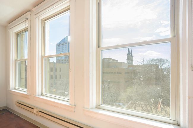 Expansive view of the city before you | Image 5