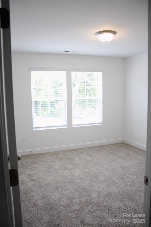 754 Hillside St, Kannapolis, NC, 28083-5277 | Card Image