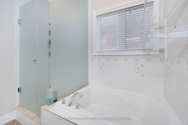 9 Haywood Dr, House other with 6 bedrooms, 5 bathrooms and 4 parking in Brampton ON | Image 24