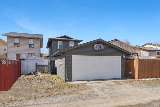 201 Templemont Drive Ne, Home with 4 bedrooms, 2 bathrooms and 3 parking in Calgary AB | Image 43