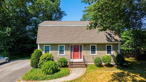 757 Middle Rd, Acushnet, MA, 02743-1405 | Card Image