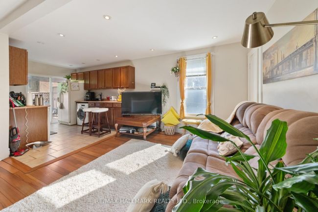 25 Norwood Terr, House other with 3 bedrooms, 3 bathrooms and null parking in Toronto ON | Image 5