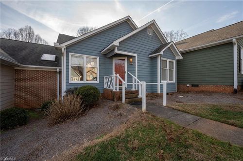 2716 Sawgrass Ct, Winston-Salem, NC, 27103-6690 | Card Image