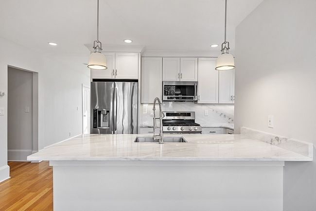 APT-2 - 29 Central St, Condo with 2 bedrooms, 2 bathrooms and 2 parking in Manchester MA | Image 5