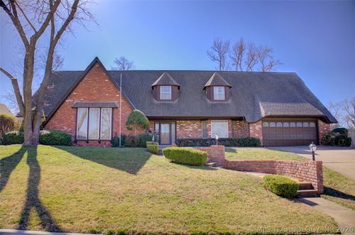 2926 E 57th Pl, Tulsa, OK, 74105-7410 | Card Image