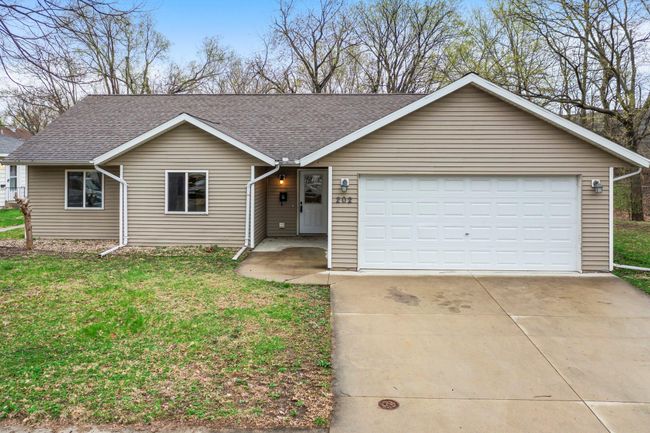 202 Christensen St, House other with 4 bedrooms, 2 bathrooms and null parking in North Mankato MN | Image 7