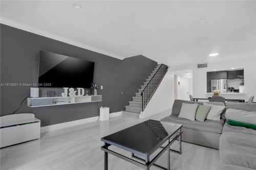 1-9956 N Kendall Dr, Miami, FL, 33176-2215 | Card Image