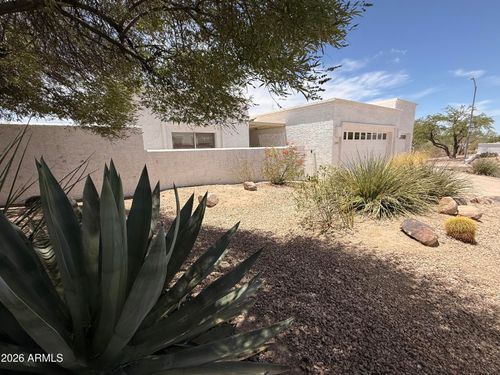 1301 E Rowlands Ln, Phoenix, AZ, 85022-4418 | Card Image