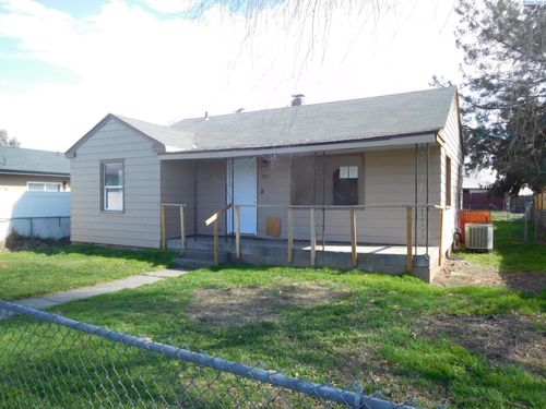 805 S Hawthorne St, Kennewick, WA, 99336-5809 | Card Image